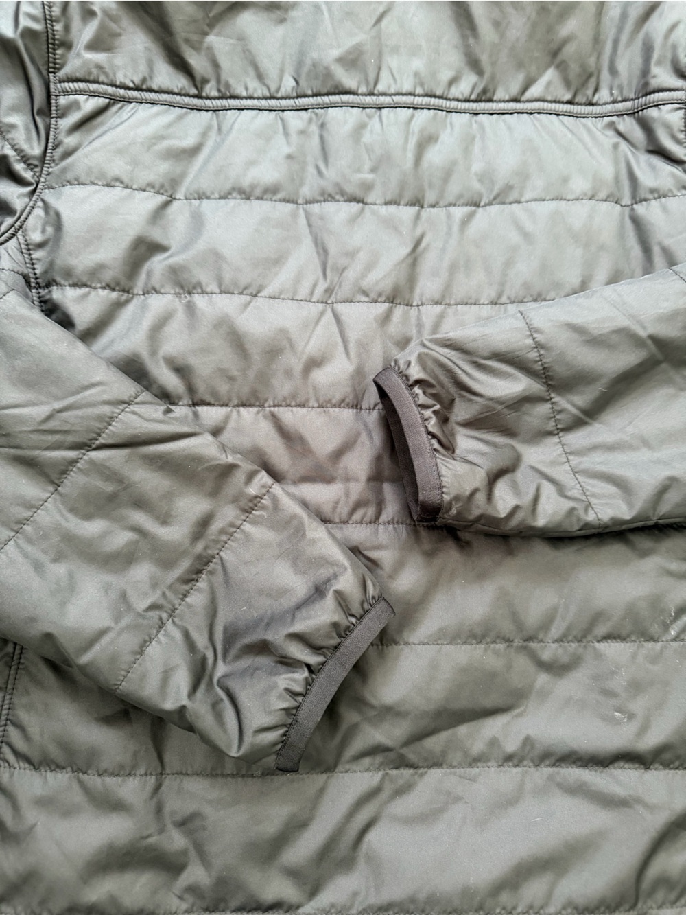 L.L.Bean Women's Black Fitted Mountain Classic Puffer Jacket Size Small - Picture 8 of 8